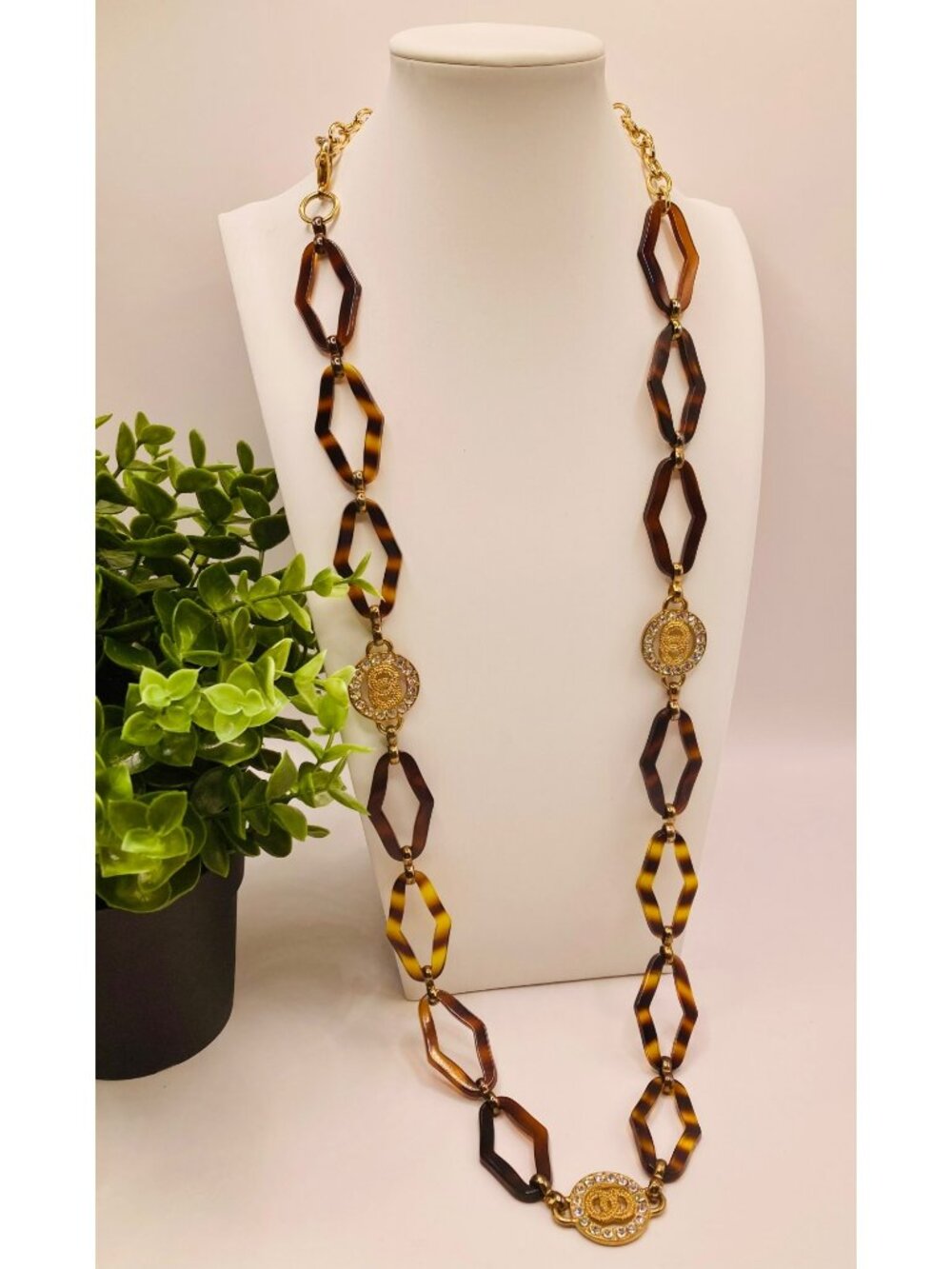 Unsigned Tortoise Shell & Gold-Tone Link Rhinestone Medallions Necklace -5B